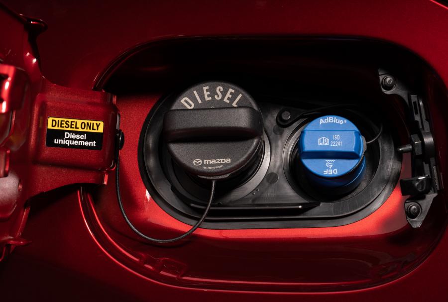Детали экстерьера Mazda CX-5 Signature Skyactiv-D 2018 года  (CA) (фото 17 из 20)